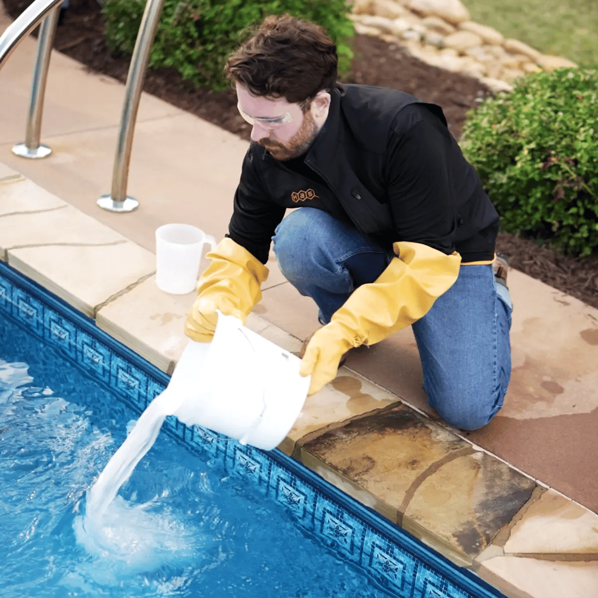 Pool Pro Rob_Adding Dry CHemical Mix to Swimming Pool
